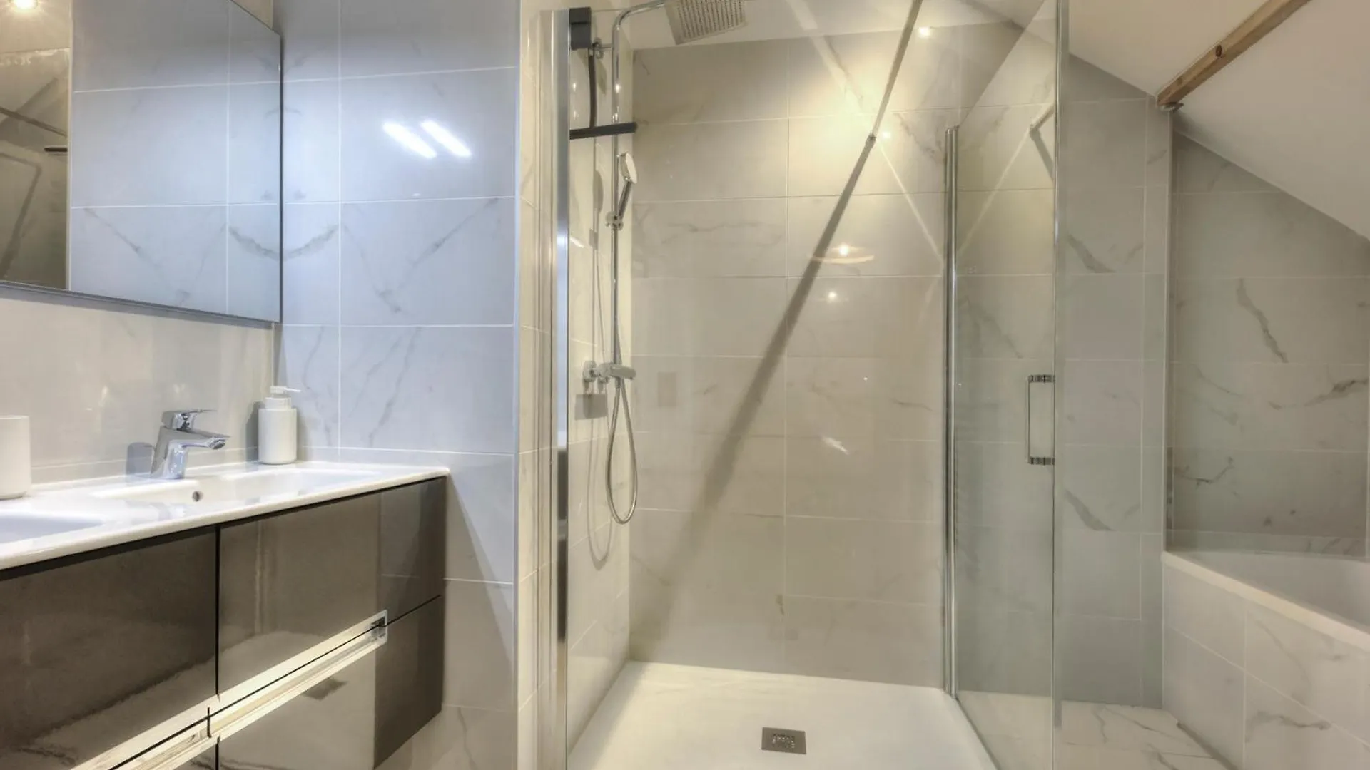 Apartment Charmant Appartement Pres Des Pistes Avec Parking Et Wifi - 4 Pers - Fr-1-663-51 Saint-Gervais-les-Bains
